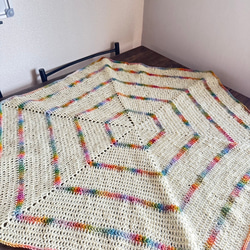 ちびくま工房　グーグリーちゃんの手のひらサイズのお針箱　赤糸刺繍のカルトナージュ ちびくま工房 グーグリーちゃんの手のひらサイズのお針箱 赤糸