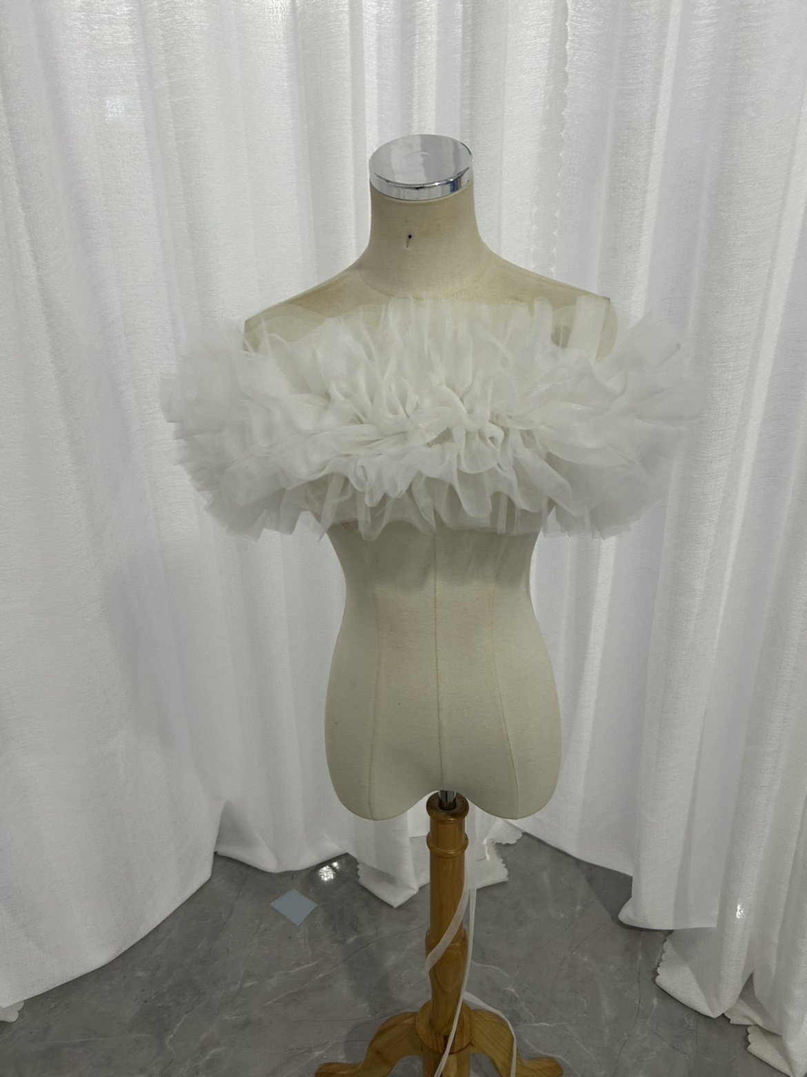取り外しオフショルダー オフホワイト ソフトチュール 編み上げ 前撮り