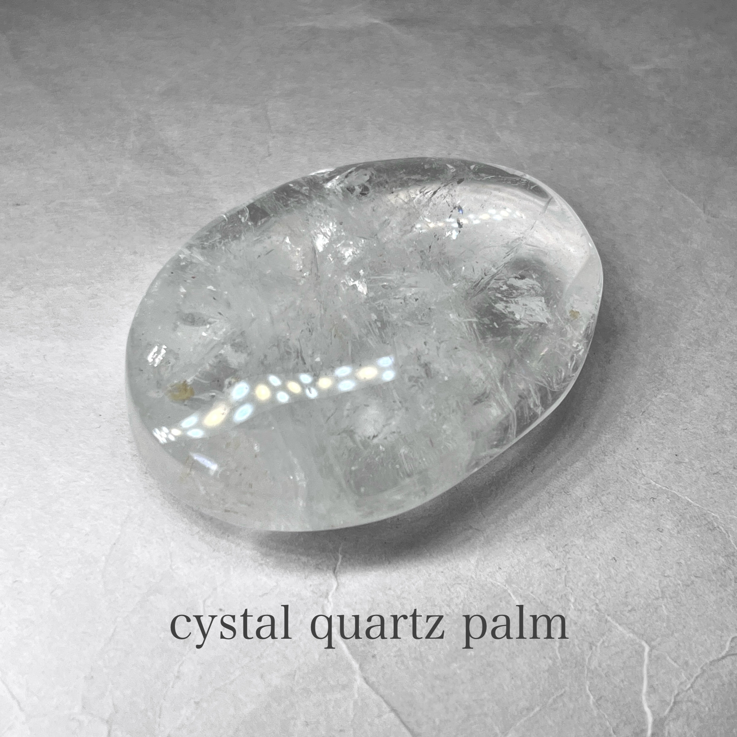 crystal quartz palm：inclusion / 水晶パーム A：インクルージョン 輝り・透明度 A