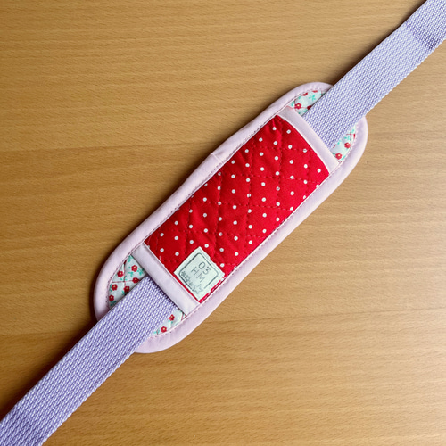送料無料♪】水筒肩紐ベルトカバー ピンク 赤 ドット 雑貨