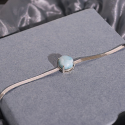 『小さな海を、ひと粒に』 一粒ラリマーのブレスレット　ヘリンボーンチェーン　シルバー925 ネコポス送料無料 4枚目の画像