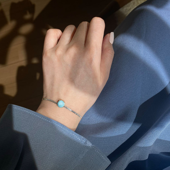 『小さな海を、ひと粒に』 一粒ラリマーのブレスレット　ヘリンボーンチェーン　シルバー925 ネコポス送料無料 5枚目の画像