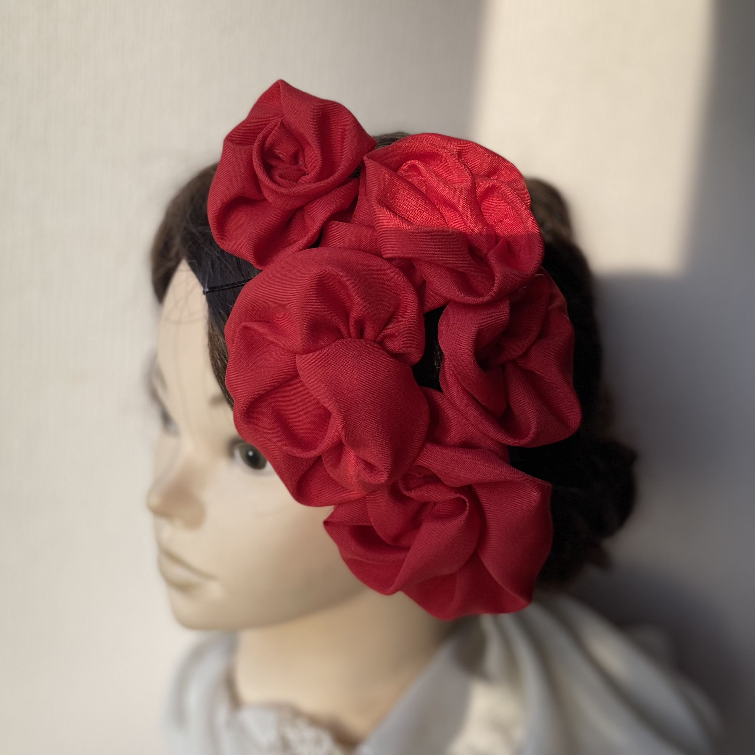 お花の髪飾り ヘアアクセサリー 赤花 和装髪飾り 成人式 七五三 4,712円