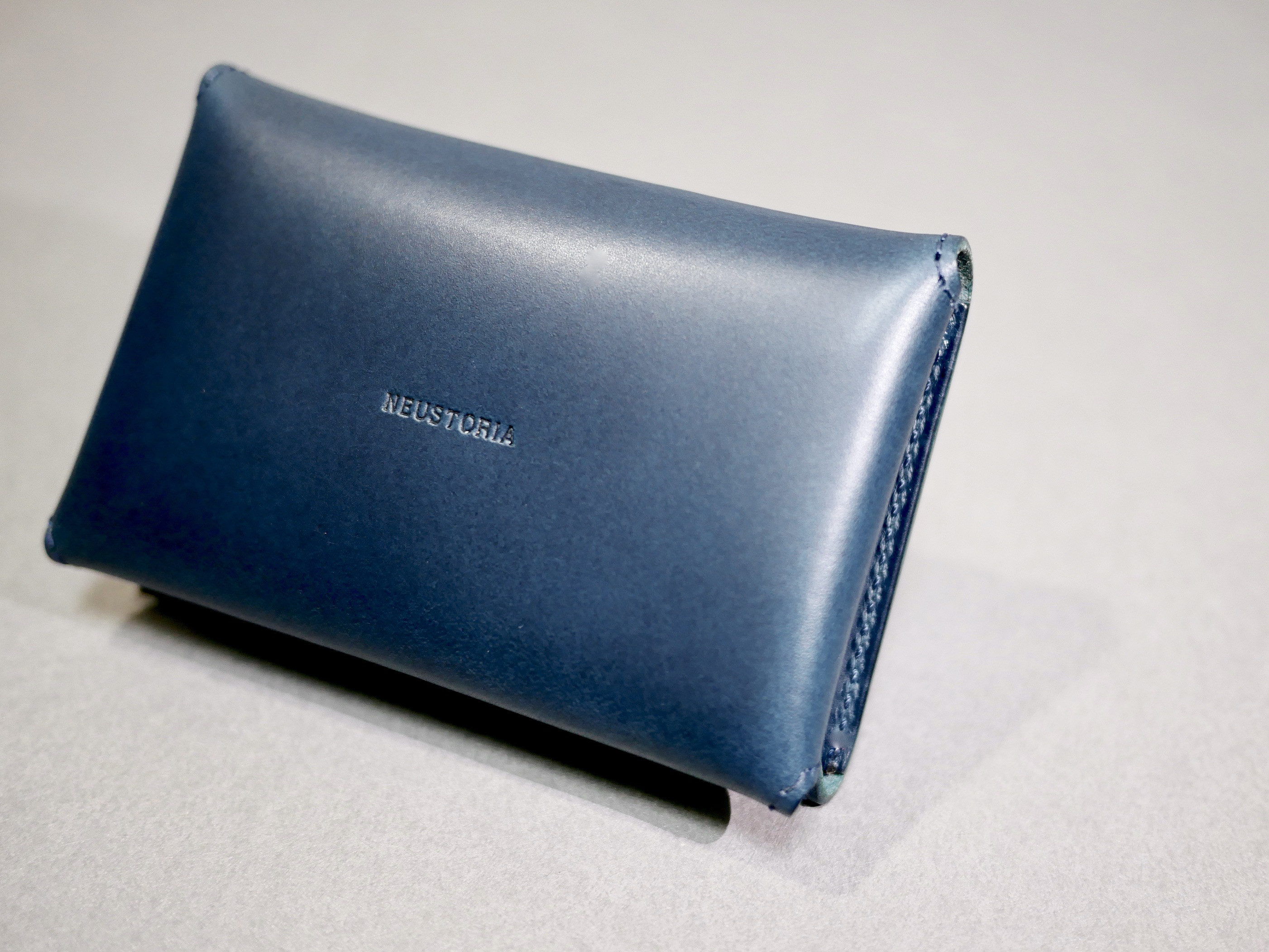 イタリアンレザーのカードケース　 名刺入れ　ブッテーロ　ブルー