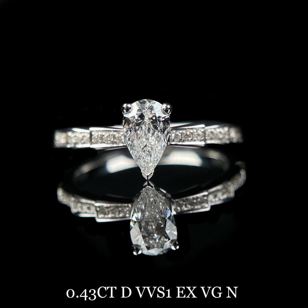 GIA鑑定書付き　0.43ct  天然ダイヤモンド　指輪 リング　ペアカット