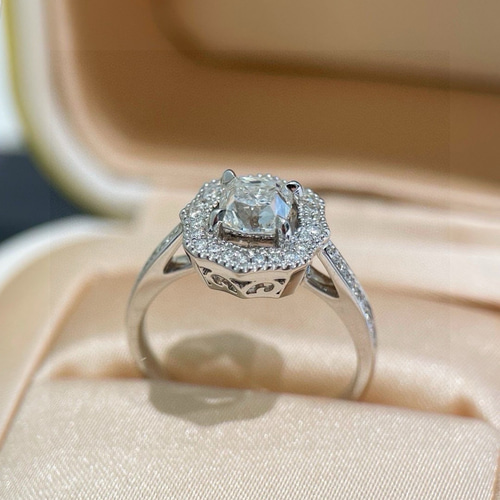 GIA鑑定書付き1.01ct天然ダイヤモンド指輪K18