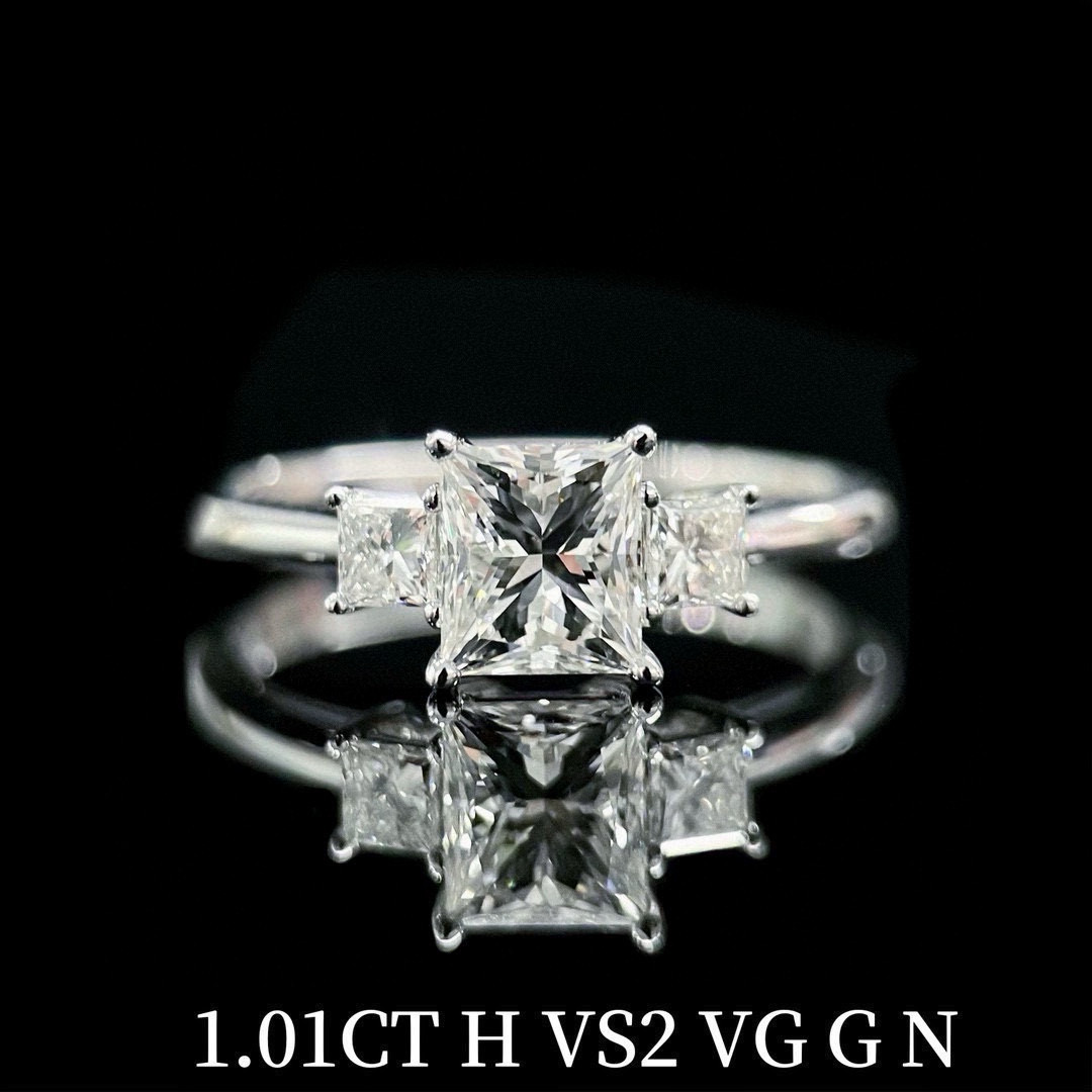 GIA鑑定書付き　1.01ct  天然ダイヤモンド　指輪 リング　プリンセスカット