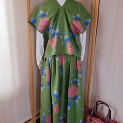 Vあきベスト&ギャザースカートのセットアップ★カーキ色紫陽花 3枚目の画像