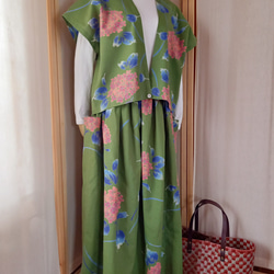 Vあきベスト&ギャザースカートのセットアップ★カーキ色紫陽花 2枚目の画像