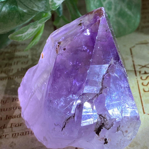 ✨70cm 特大！稀少鉱物✨残1点 カコクセナイト内包 アメジストドーム 紫水晶 カコクセナイト タビュラー 紫水晶 アメジスト 結晶 原石 ラフストーン