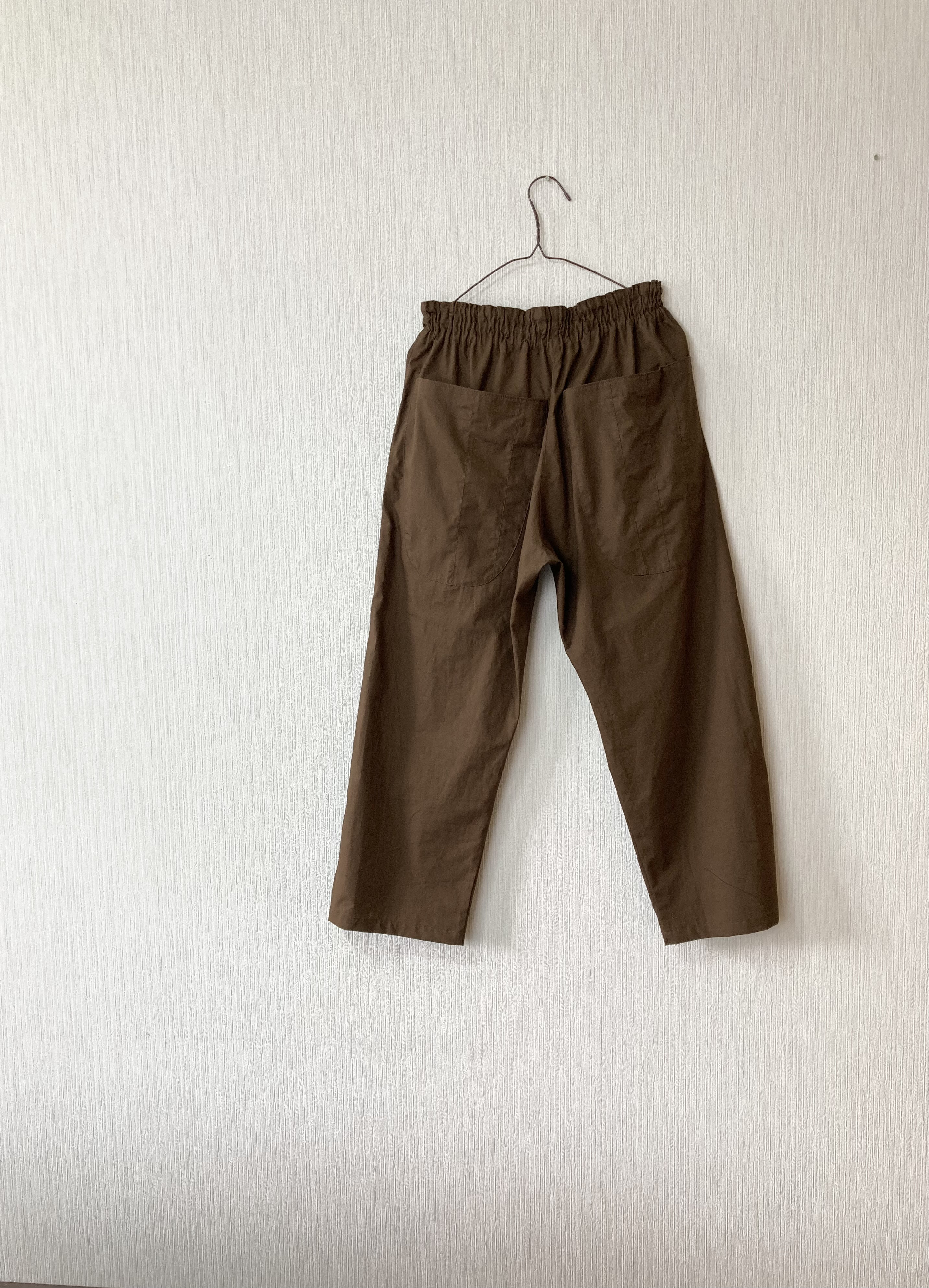 チョコ茶のデカポケパンツ