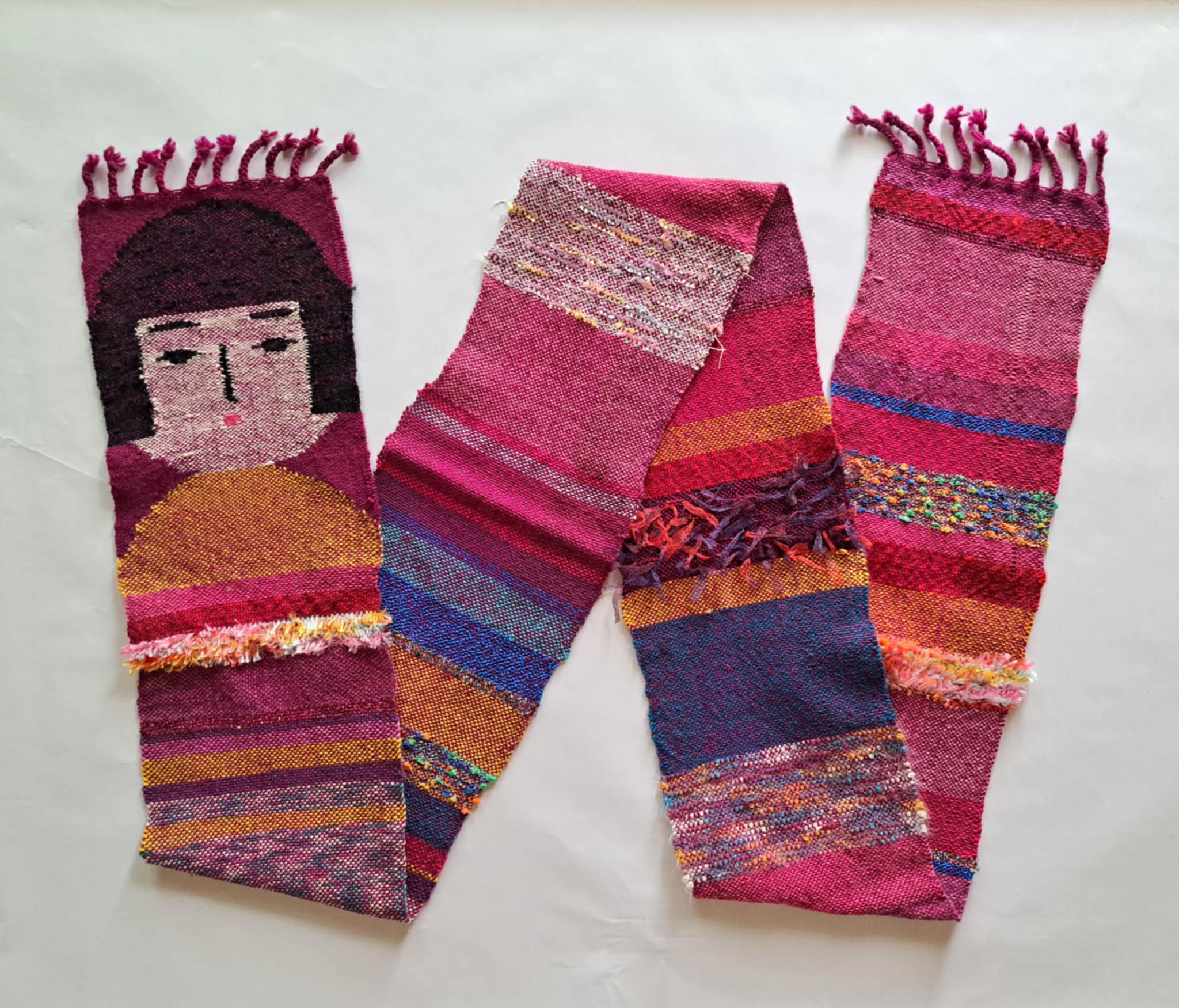 手織りマフラー　タペストリー　さおり織り　さをり織り　コケシ　女の子　おかっぱ　ガール　カラフル　１点物