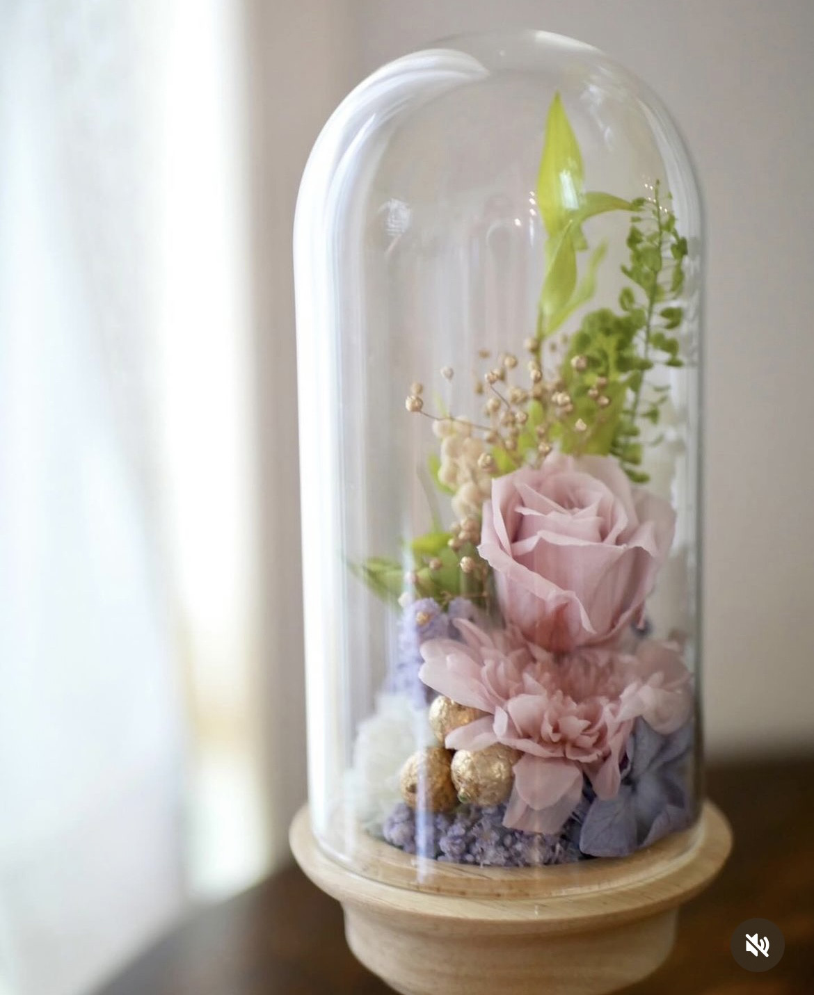 ガラスドーム仏花