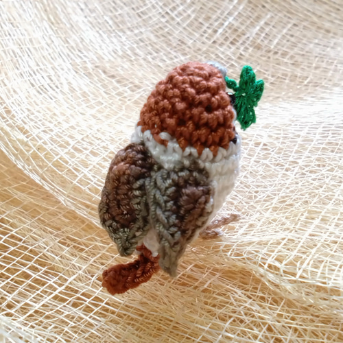 はっぴーチュン」スズメ ストラップ可 手編み あみぐるみ すずめ 編み