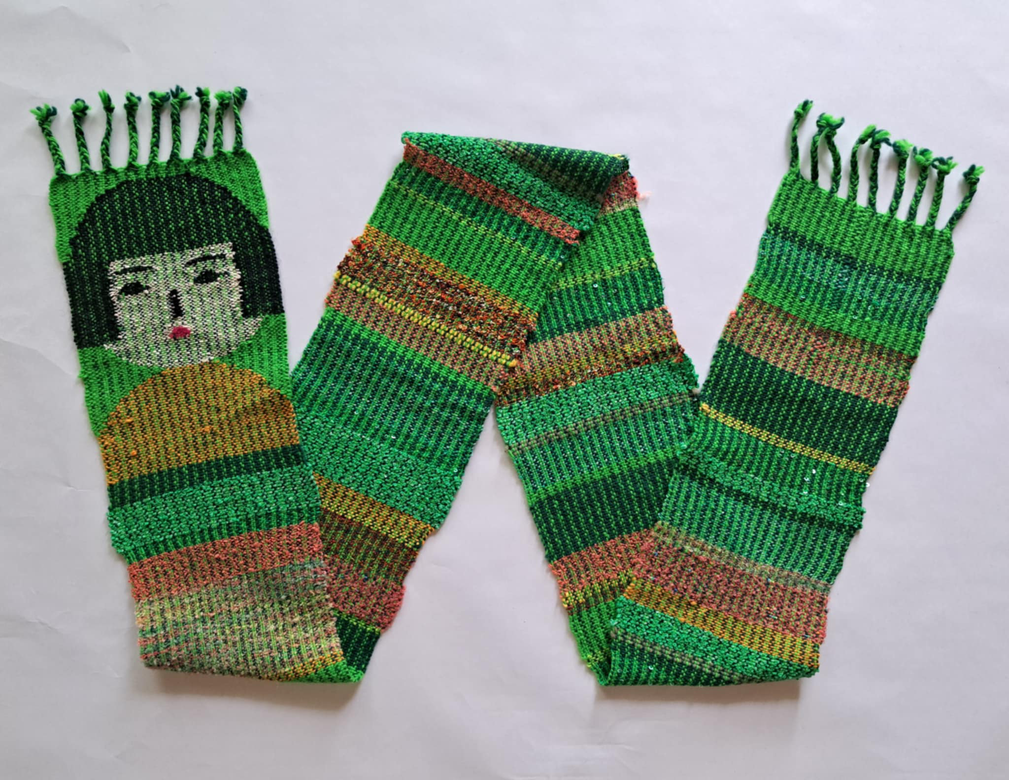 手織りマフラー　タペストリー　さおり織り　さをり織り　コケシ　女の子　おかっぱ　ガール　グリーン　緑　１点物