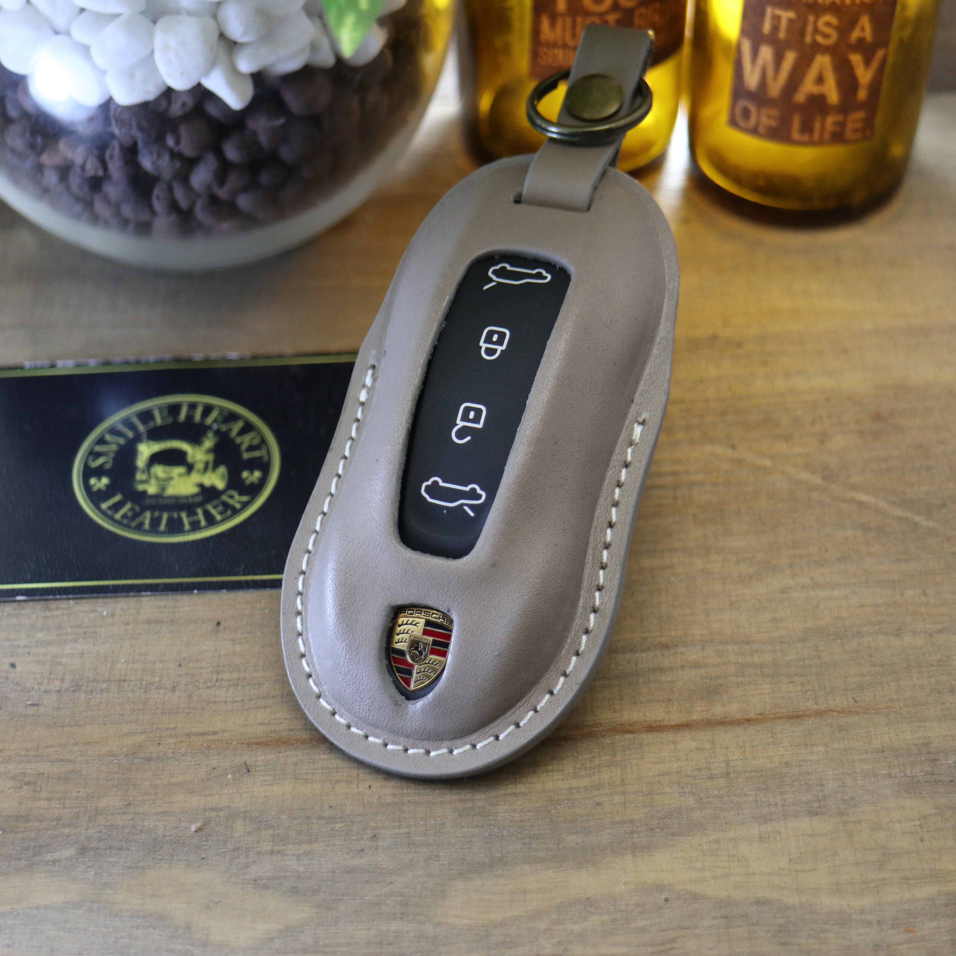 名入れ 無料 スマートキーケース　ポルシェ　本革　マカンEV　【レザーキースーツ】