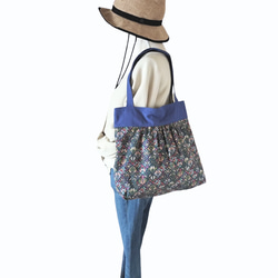 【１点物シリーズ】大きめ持ち手長め53 　  花　持ち手ロイヤルブルー 4枚目の画像