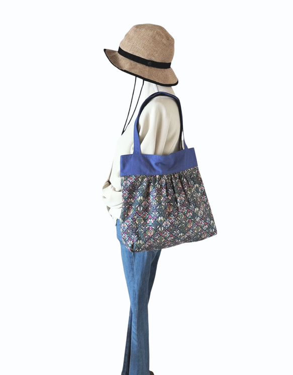 【１点物シリーズ】大きめ持ち手長め53 　  花　持ち手ロイヤルブルー 4枚目の画像