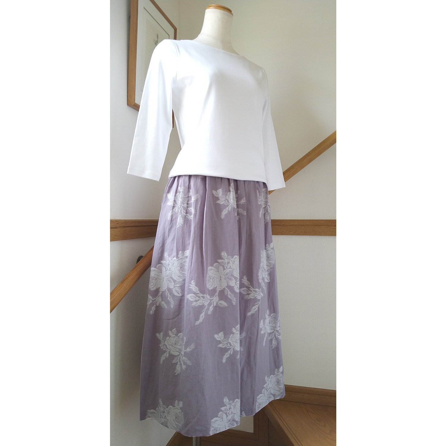 【ラベンダー】薔薇柄　カットジャガード生地のスカート