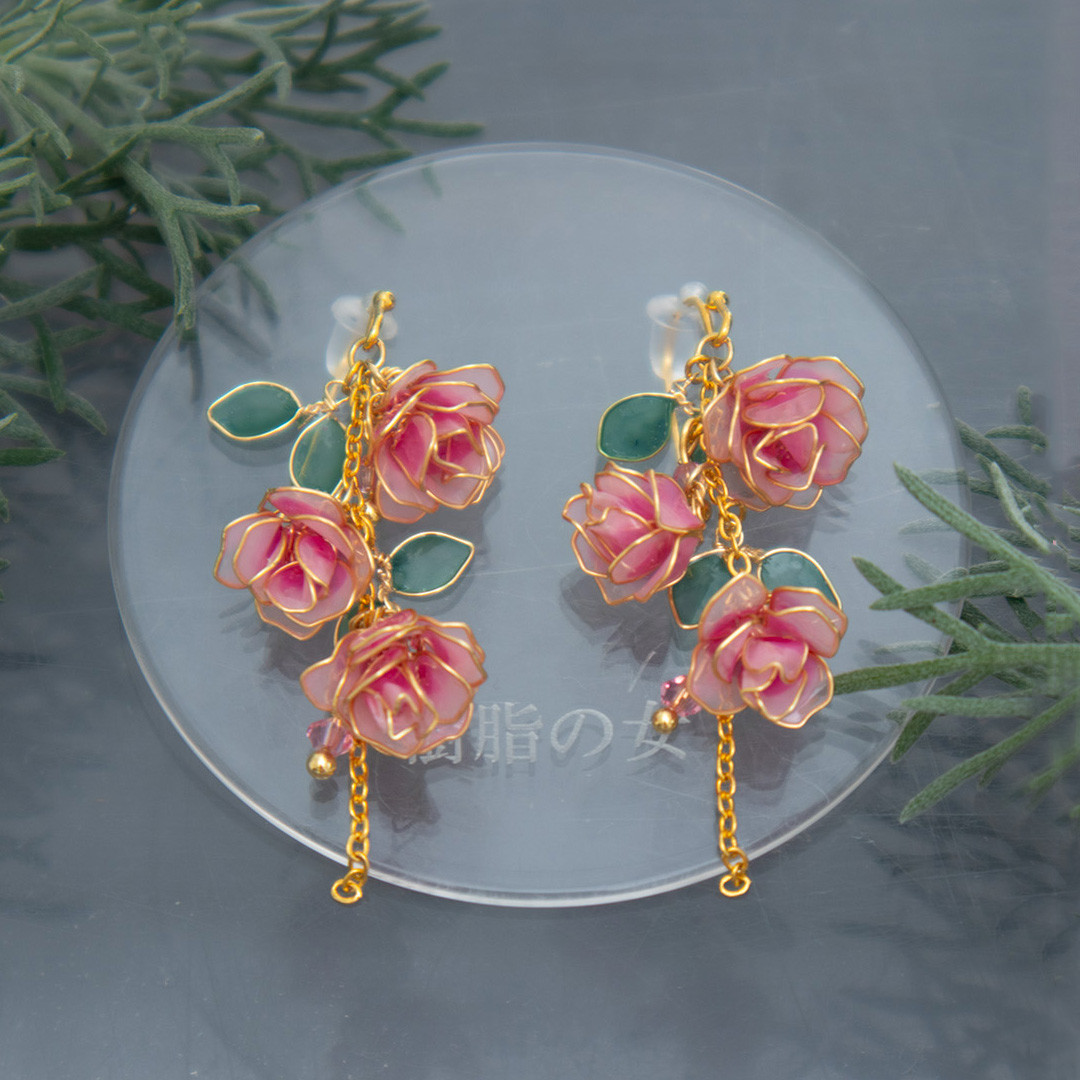 7月 July　薔薇耳飾り　Rose