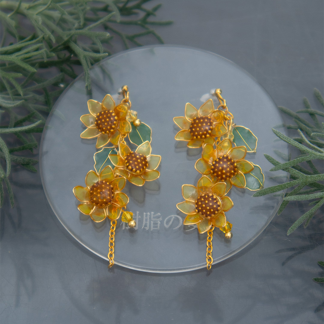 8月 August　ひまわり耳飾り – Sunflower
