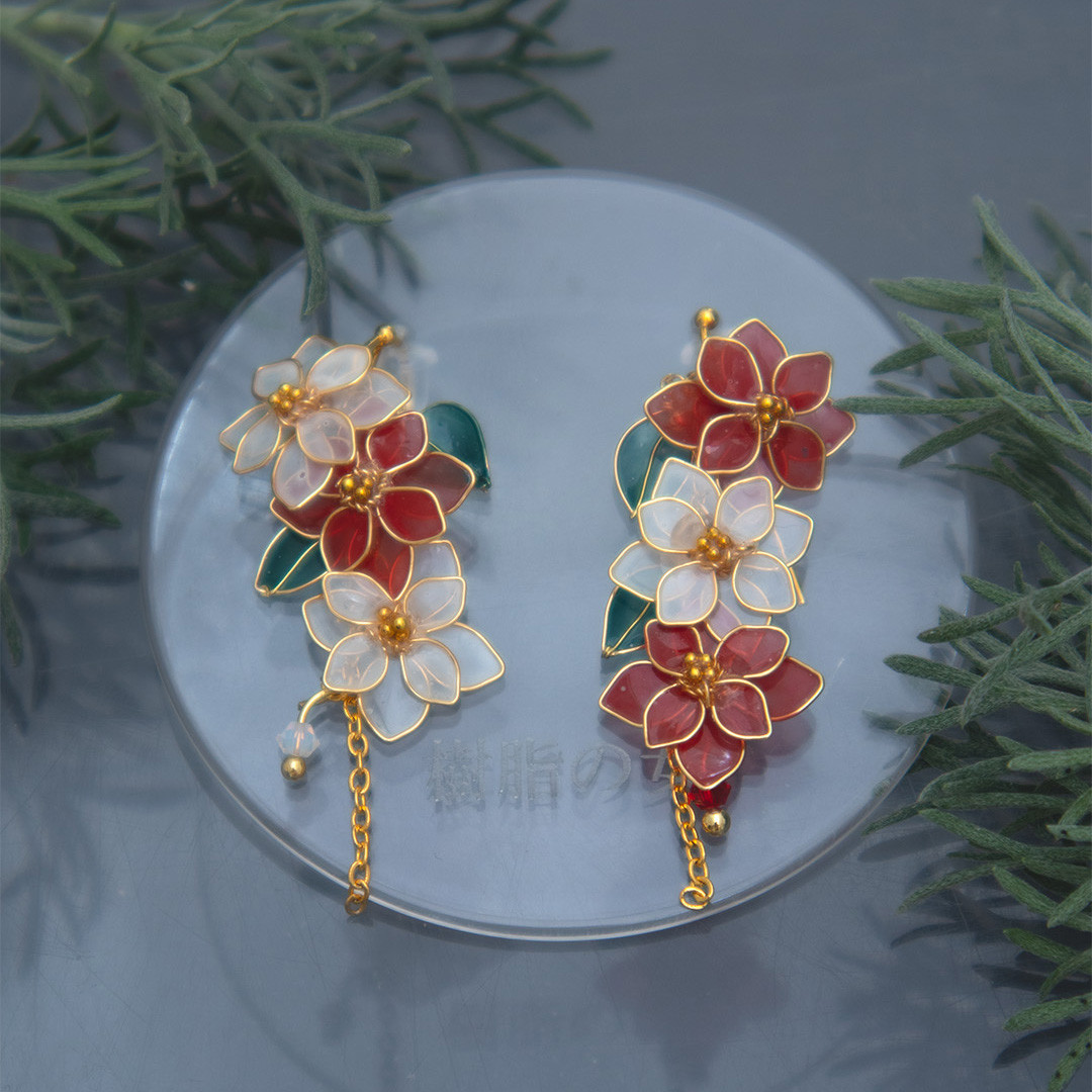 12月 December　ポインセチア耳飾り – Poinsettia