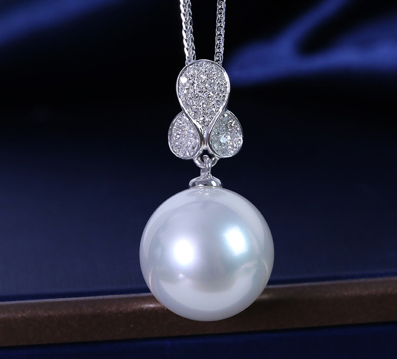 [ヘイズジュエリー] コールドライト オーストラリア産ホワイト 12-12mm ペンダント ピュアロマンティック 南洋天然海白真