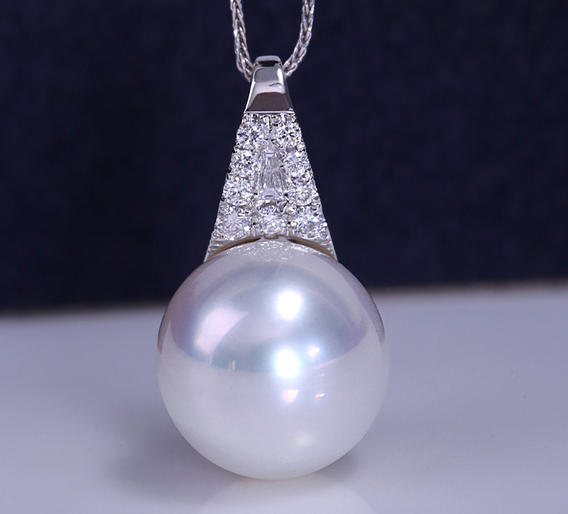 [ヘイズジュエリー] ハイヒール ダイヤモンドペンダント コールドライト サウスシー 12-12mm オーストラリア産ホワイトサ