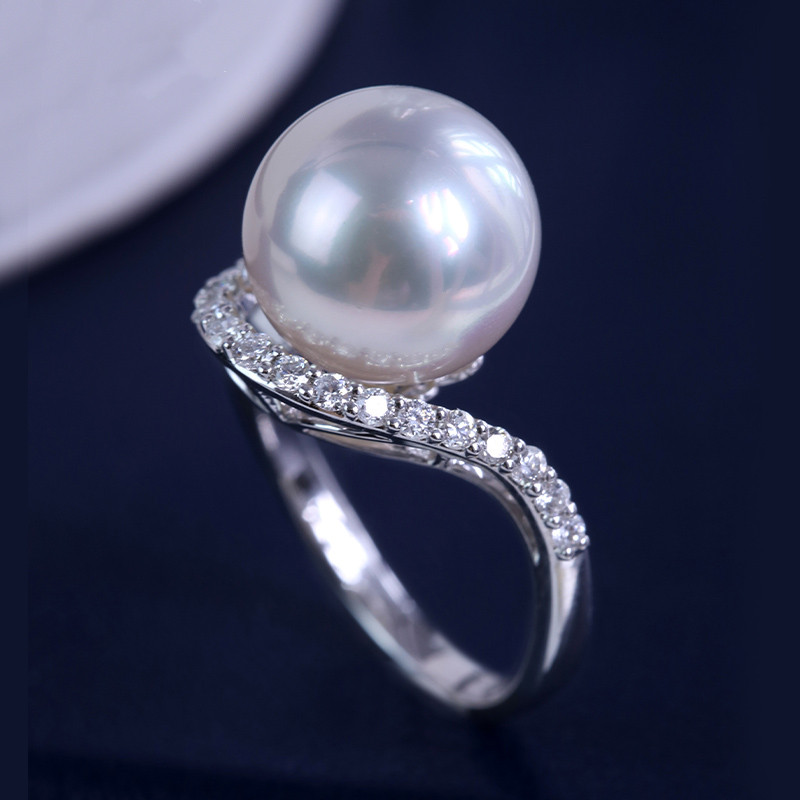 [ヘイズジュエリー]シンプルでクールな冷光オーストラリアホワイト12-12mmリングオーロラ天然海水真珠18Kゴールドダイヤモン
