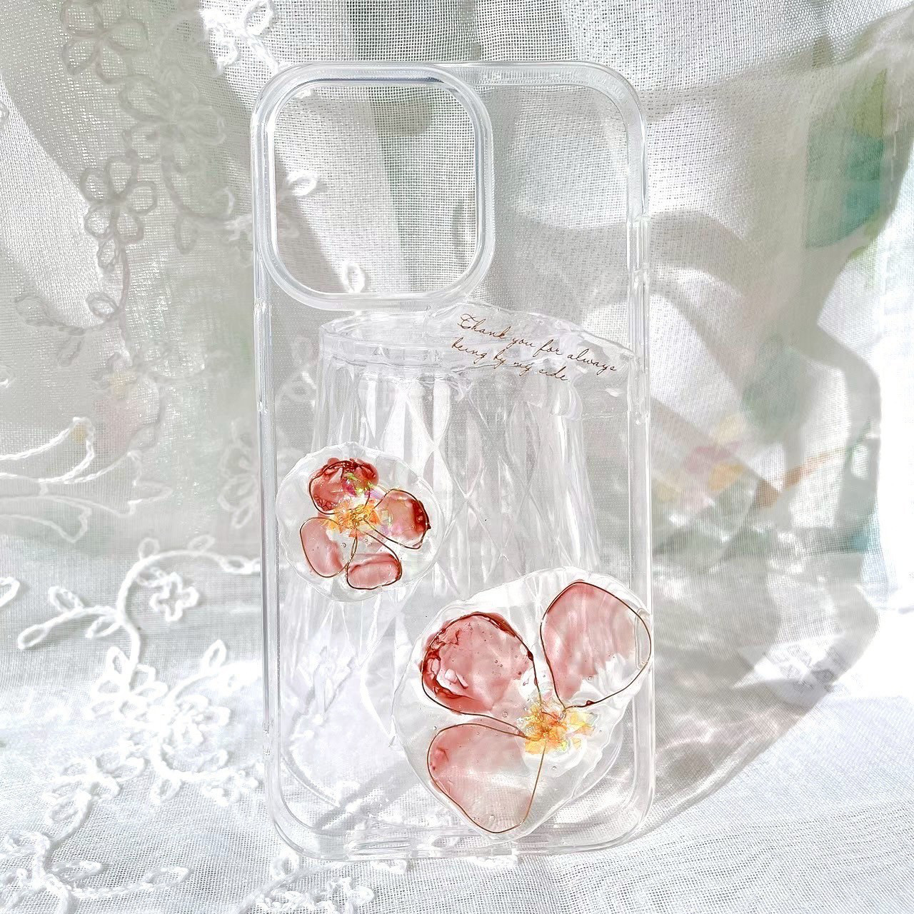ジェルネイルできない方必見！結婚式、日常使いにも　　ジェルネイル　iPhone13Proケース　レジン　ワイヤー花柄