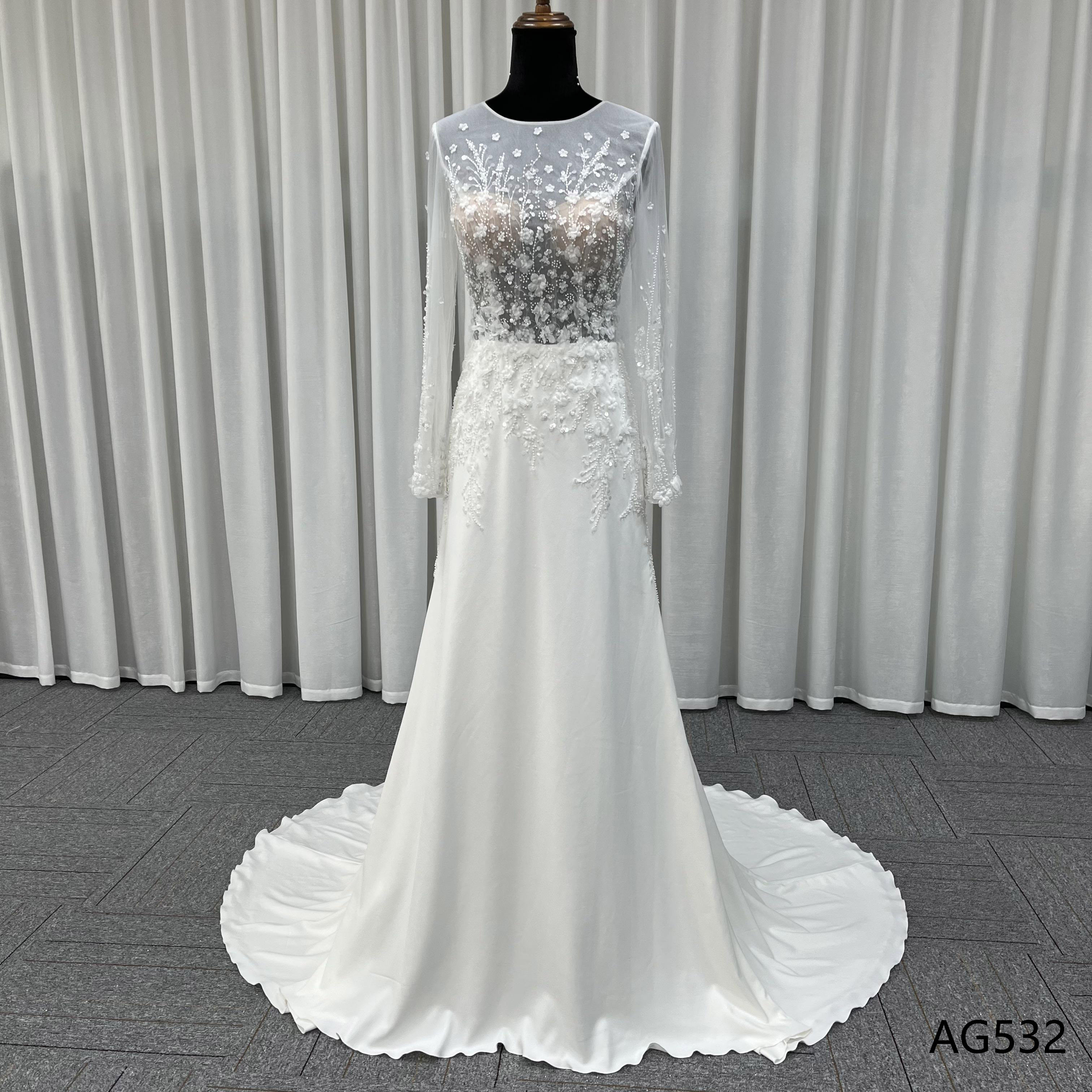 素材感　イリュージョンネック　サテン　高級感　優雅　サイズオーダー可能　シースルー長袖高品質レース　トレーン　白　結婚式