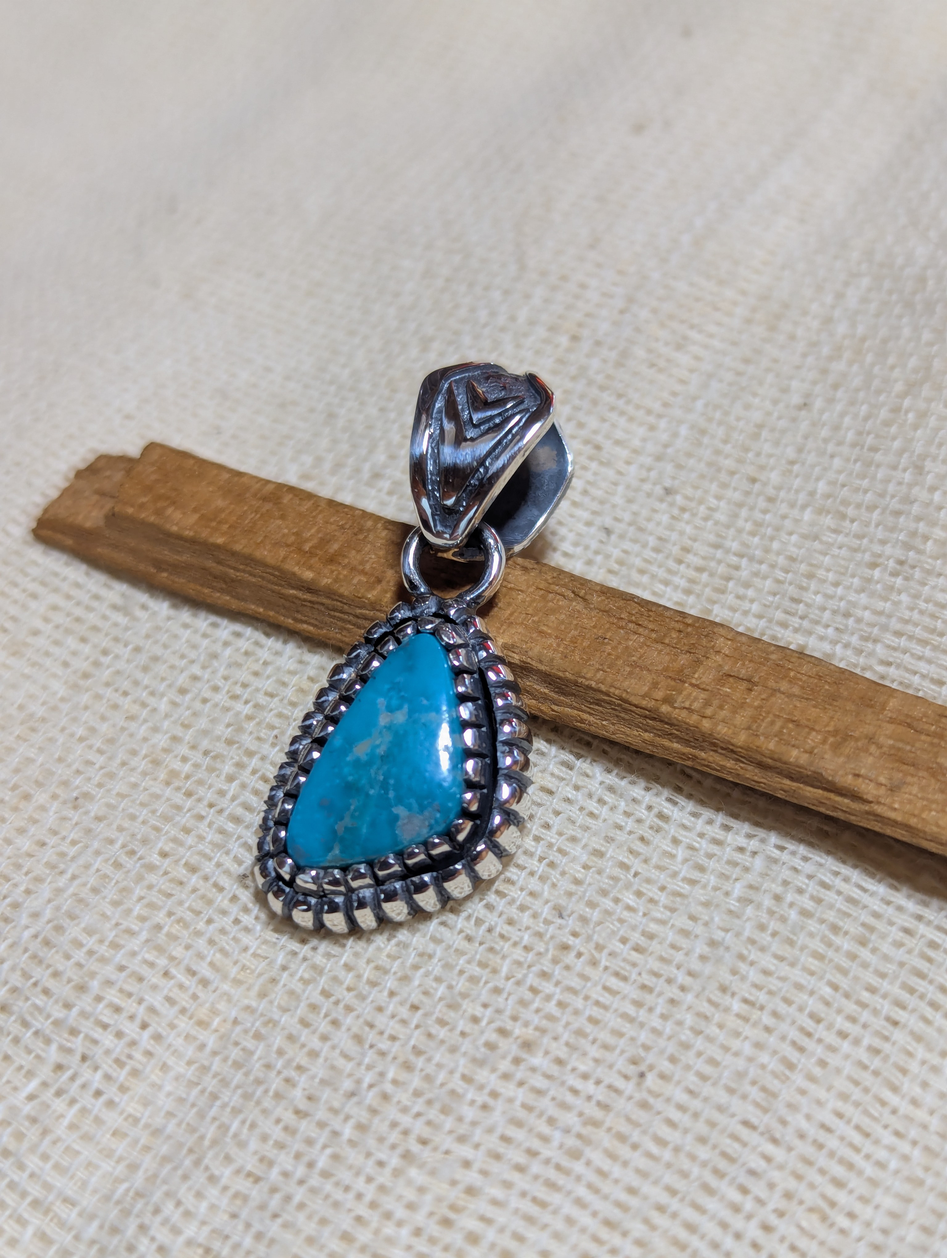 ブルージェムターコイズ　ペンダント