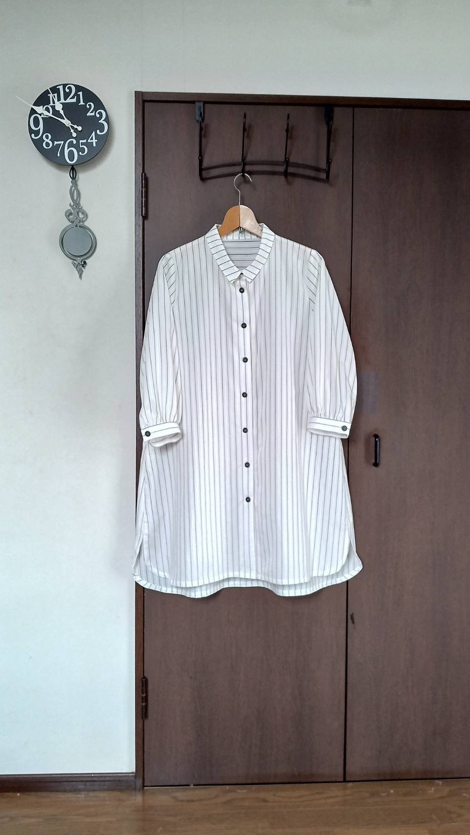 シャツカラーのロングブラウス