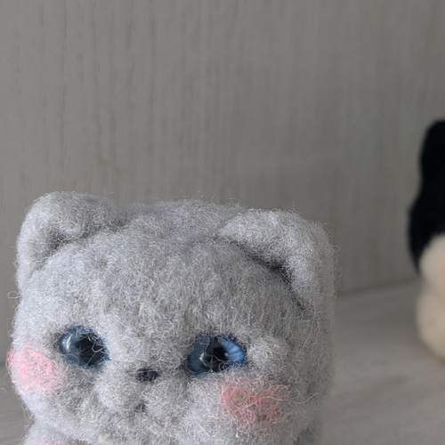 羊毛フェルト ネコロシアンブルー かわいい マスコット ぬいぐるみ