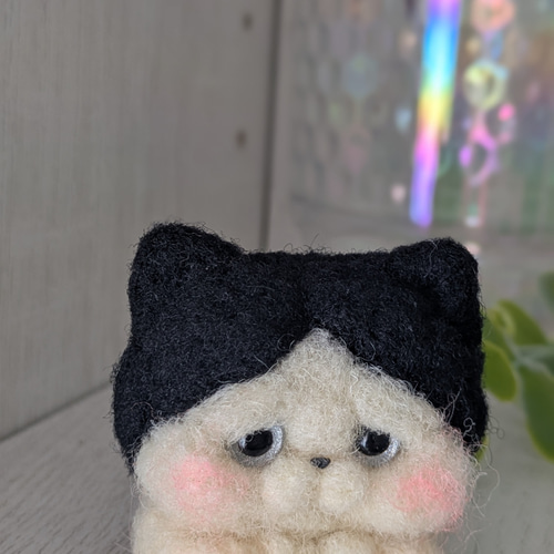 羊毛フェルト ネコ ハチワレ シロクロネコ かわいい マスコット 羊毛