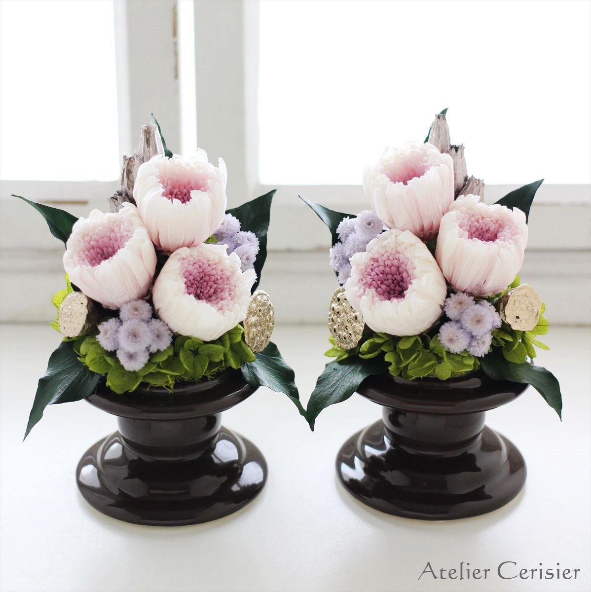 【特割】輪菊の仏花 一対（2個1セット）＜ツヅミ 白紫＞Sサイズ プリザーブドフラワー【お供え花】