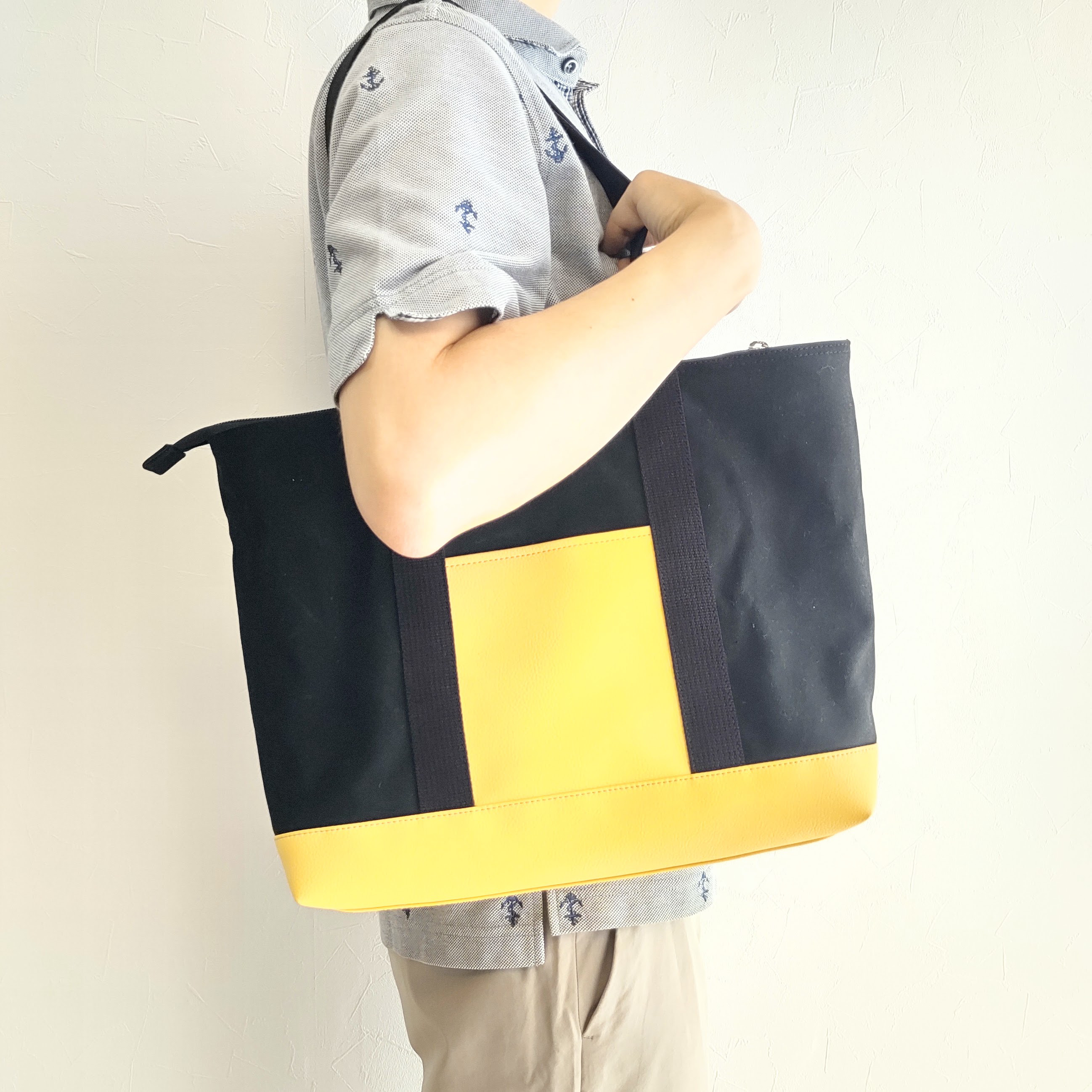 帆布と合皮を使ったトートバッグ　黒×イエロー