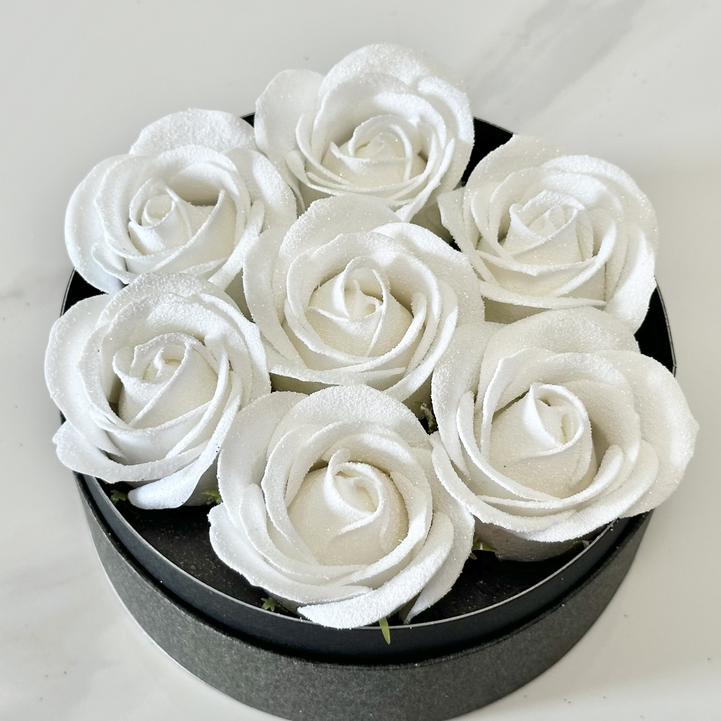 Box Rose / White