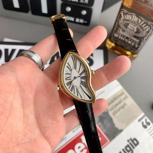 非対称形（アリアングル）腕時計 ミレニアムスタイル ヴィンテージ