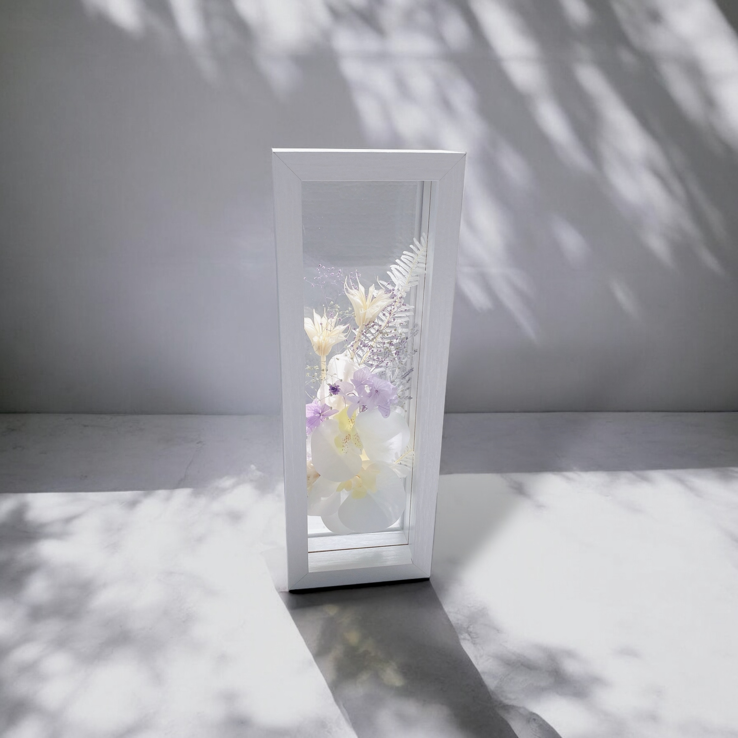 【胡蝶蘭のガラスフレーム】お供え花・仏花／お祝い・開店祝いにも｜プリザーブドフラワー　アーティシャルフラワー
