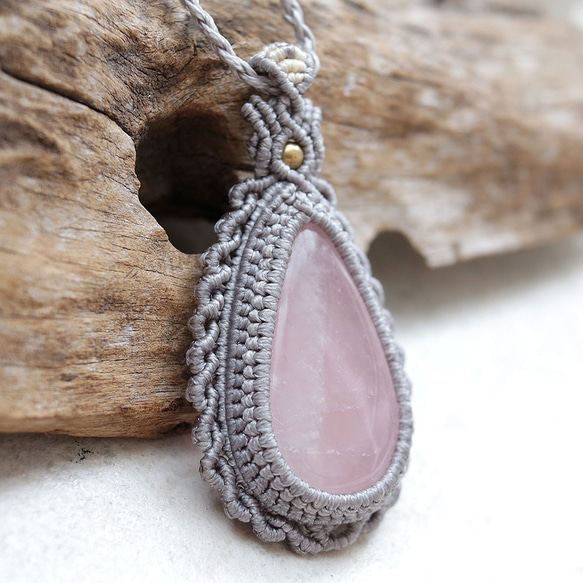 ローズクォーツ天然石マクラメネックレスmac426エスニックアジアンエキゾチックな金属アレルギーフリーアクセサリー 3枚目の画像