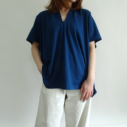 大人の夏服／スリットネック天竺プルオーバー＜ニュアンスブルー＞ 7枚目の画像