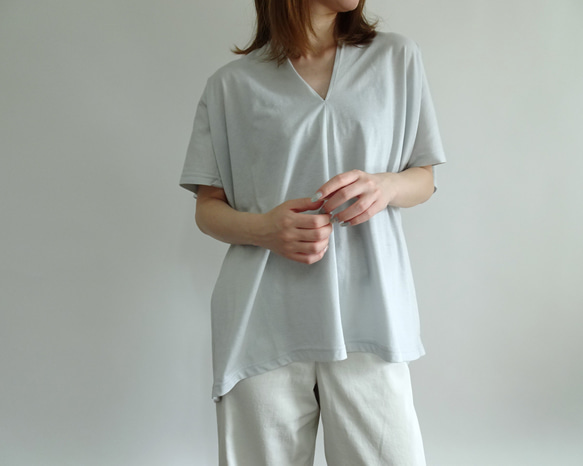 大人の夏服／スリットネック天竺プルオーバー＜ニュアンスブルー＞ 9枚目の画像