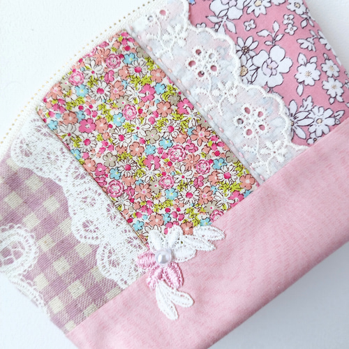 ○パッチワーク シェル型＊サーモンピンク＊花柄ポーチ○ ポーチ こ