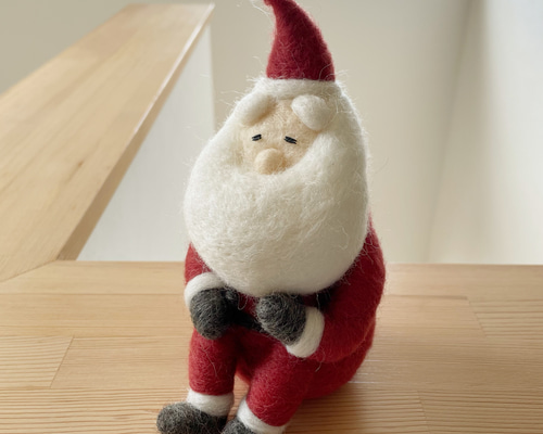 羊毛フェルト サンタクロースとログハウス X'mas☆うとうと、うたたねサンタクロース 羊毛フェルト cumin