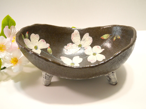 ＜creema限定＞脚付き深鉢　花水木（ハナミズキ） 2枚目の画像