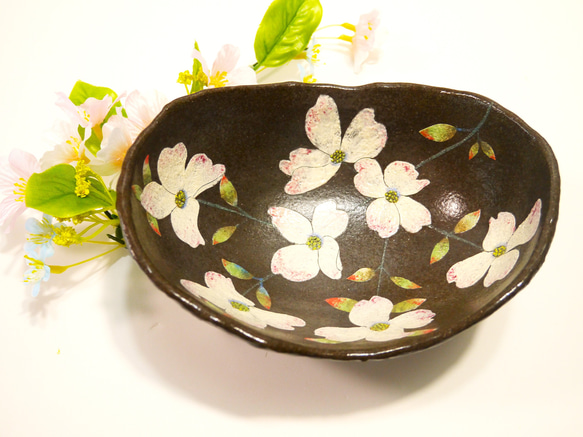 ＜creema限定＞脚付き深鉢　花水木（ハナミズキ） 1枚目の画像