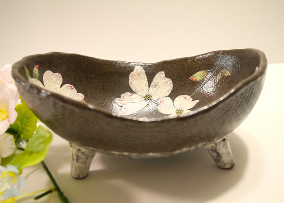 ＜creema限定＞脚付き深鉢　花水木（ハナミズキ） 12枚目の画像