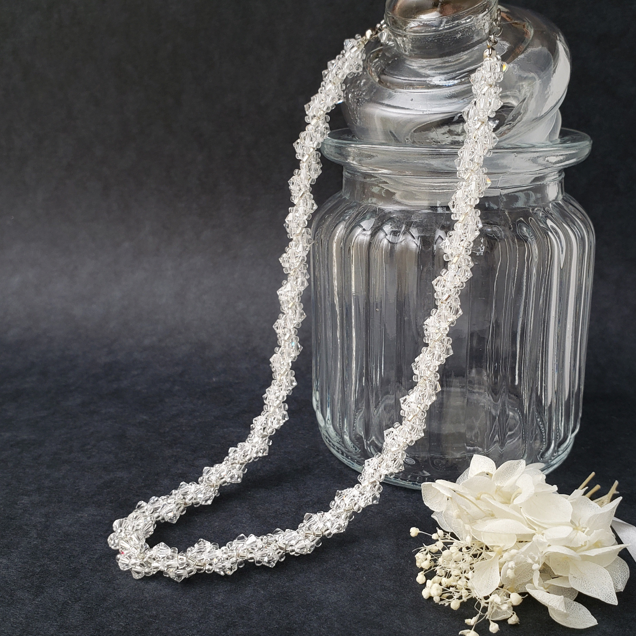 クリスタルガラスのスパイラルネックレス ＊ クリスタル (c229)