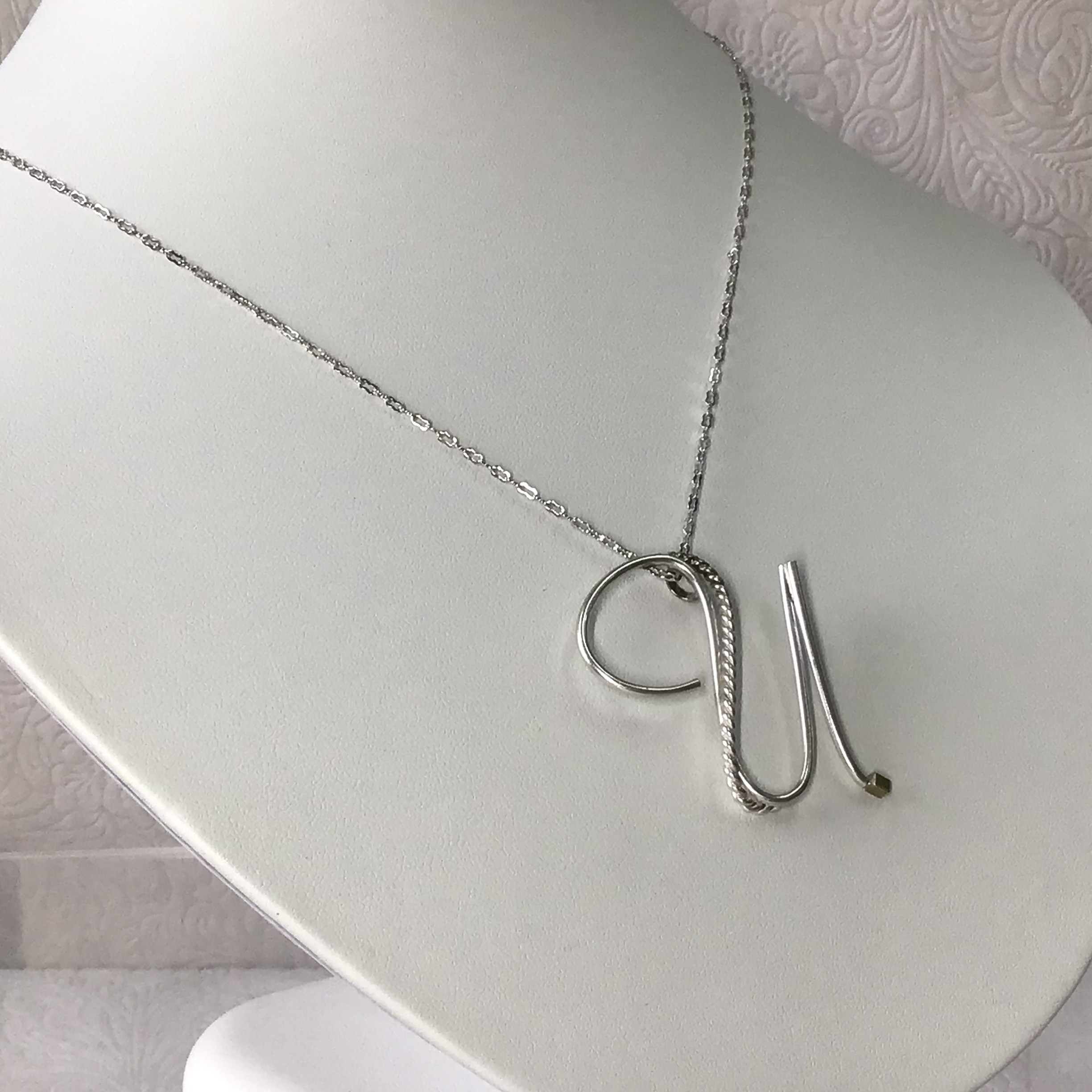 ｱﾙﾌｧﾍﾞｯﾄ ﾍﾟﾝﾀﾞﾝﾄ「U」SILVER